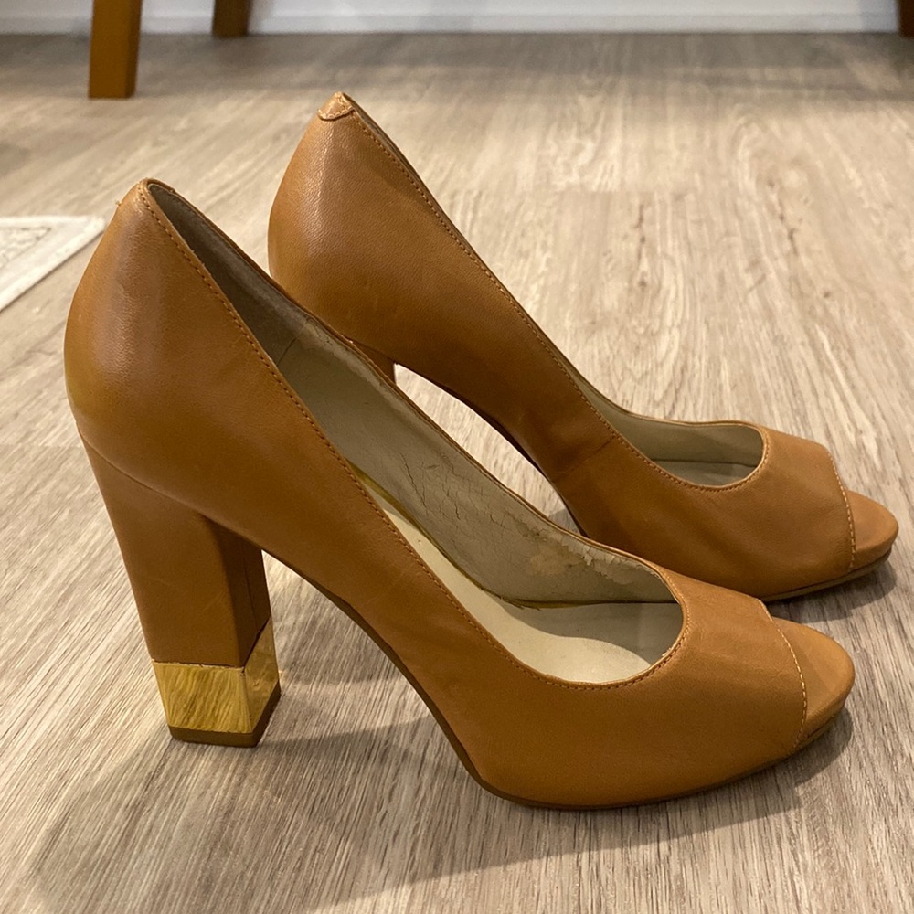 Nine West | Tan Leather with Gold Heel Accent Open Toe Pumps | Size 7.5